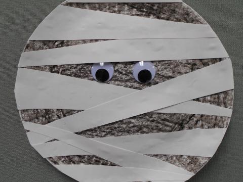 Paper Plate Mummy