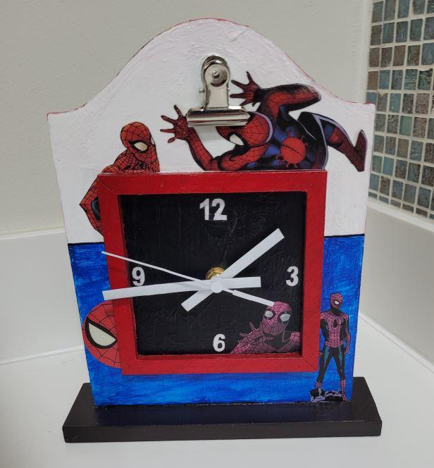 Decoupage Clock